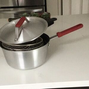 New deep fryer with3 baskets